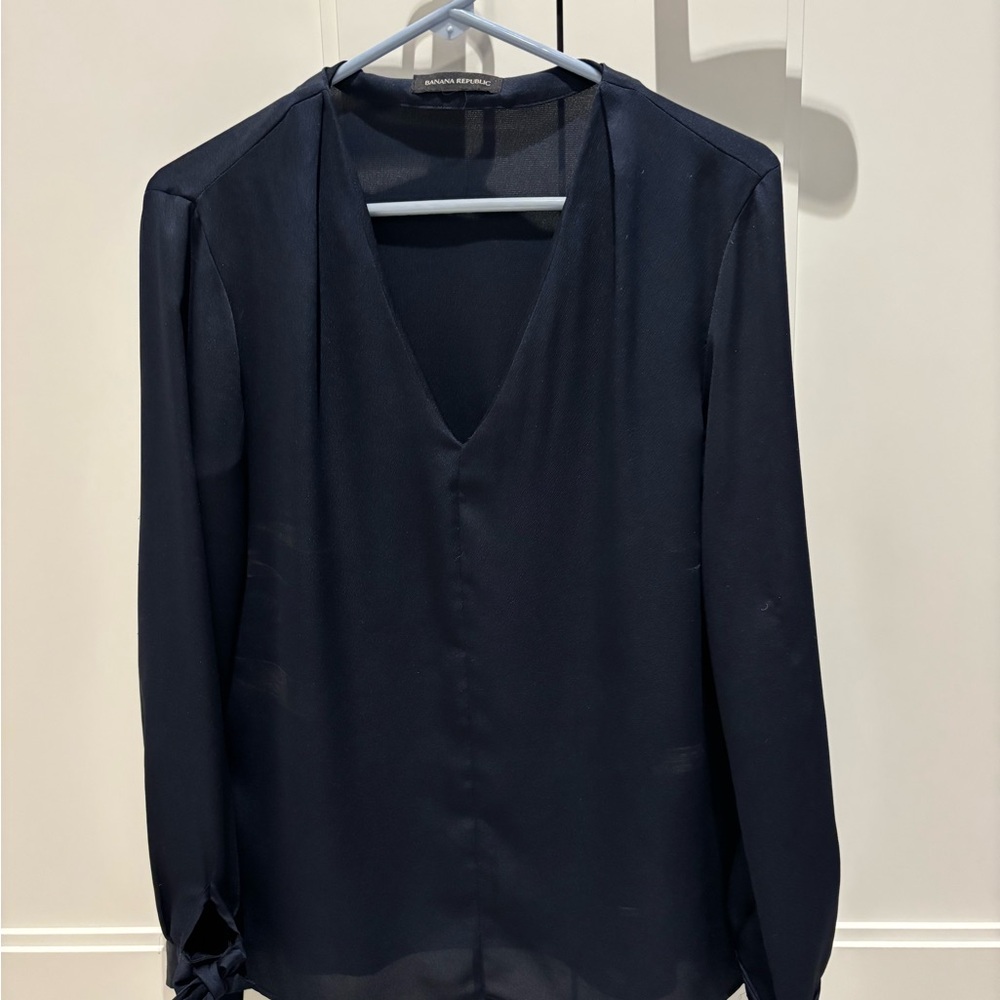 Banana Republic long sleeve navy blouse size M